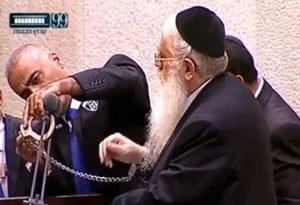 פישלו עם יבנה ופישלו עם חכמיה - אבל צריכים להישאר בממשלה // דעה