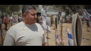 עידן דהרי בסינגל קליפ חדש: "עכשיו כואב"