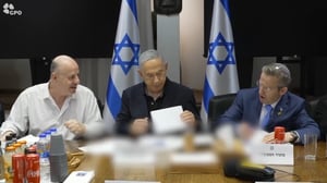 ישיבת הקבינט המדיני ביטחוני בקריה בתל אביב