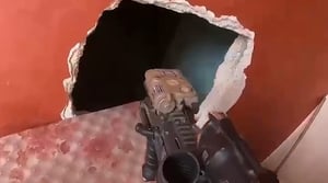 המעברים בקירות הבתים ברפיח, שהכינו המחבלים כדי לארוב לכוחות צה"ל - נחשפו
