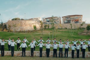 מקהלת "פרחי שמים" בסינגל קליפ חדש: "המרחם"