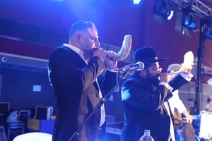 עצרת סליחות ביהוד 