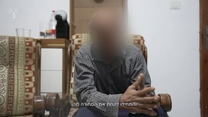 עובד אונר"א בחקירה: "חמאס נכנסו ולקחו הכל" | צפו