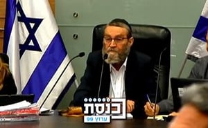 נציג משפחות החטופים רצה לדבר, כך הגיב לו גפני | צפו