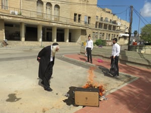 מראות חייו של הגאון רבי אשר דויטש זצוק"ל