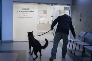 נציב שב"ס רב גונדר קובי יעקובי מגיע לחקירה