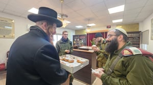 האדמו"ר מקאליב בביקור בגוש עציון בימי החנוכה