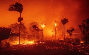 השריפות בלוס אנג'לס: רוחות חזקות עלולות להצית הכל מחדש