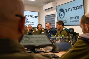 שר הביטחון ישראל כ"ץ בחיתוך מצב באוגדה 162