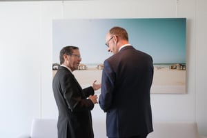 נשיא המדינה יצחק הרצוג הפגישתו עם קנצלר גרמניה החדש פרידריך מרץ