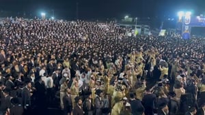 "בשיאו של האירוע": אש וחשמל במתחם הריקודים המורחב במירון | צפו