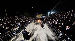 ל"ג בעומר בחצה"ק זוויעהיל