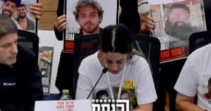 ארבל יהוד בתיאורים מטלטלים: "הוחזקתי קרוב לחטופים שחולצו" | צפו