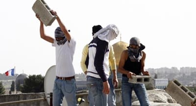 המשטרה חוששת ממהומות בהר הבית; סגר כללי הוטל על יו"ש