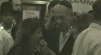 אולמרט משוחח עם זקן, אמש
