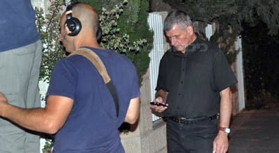 יצא בחוץ. רוזנטל