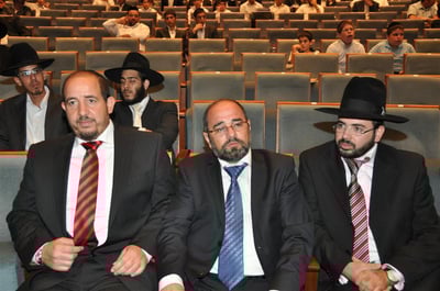 "ועתה כתבו לכם": חסיד ויז´ניץ שר, הגר"ע נעדר