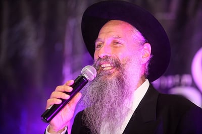 תיעוד ענק: הרה"צ רבי דוד פינטו חיתן אתמול את בנו
