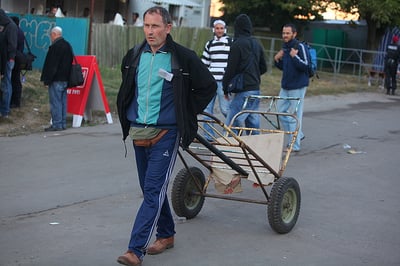 רבבות נוהרים לאומן: שליח "כיכר השבת" בתיעוד ענק