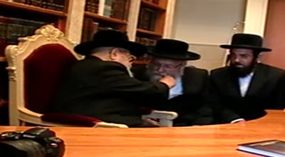 "ולא תוסיפו לדאבה", בירך מרן הגר"ע את הנהג והסב
