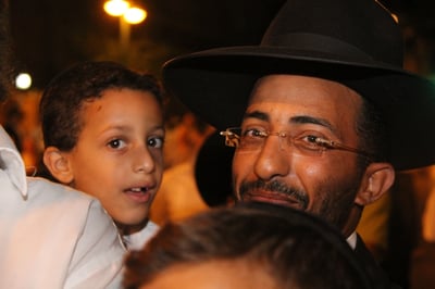 בית השואבה במישקולץ: רבבות ברחוב - וידאו ותיעוד ענק