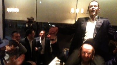 באירוע, אמש