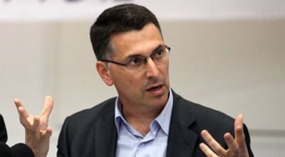 לא מוותר למנהלים. שר החינוך גדעון סער