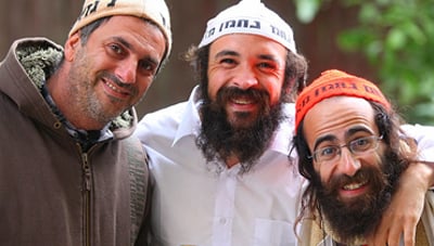 מתפללים באומן