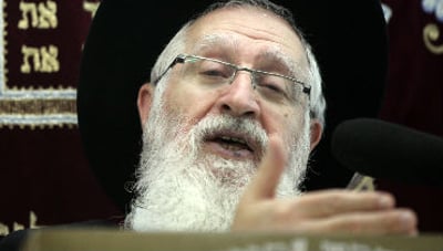 הרב יעקב יוסף, השבוע