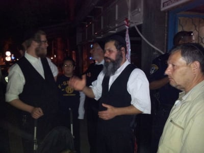 זירת השוד, הערב