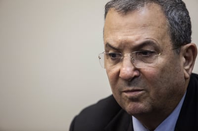 שר הביטחון ברק.