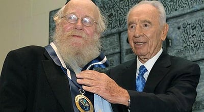 הרב עדין שטיינזלץ קיבל את "עיטור הנשיא" היוקרתי