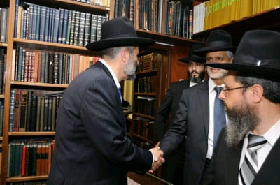 דרעי וישי לוחצים ידיים
