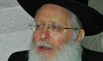 מנחם כרמל. בלב מאבק