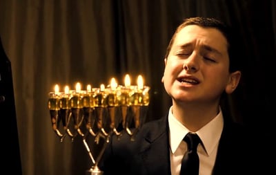 'הישיבה בויס' ויעקב מרדכי בקליפ חדש 'Daddy Come Home'