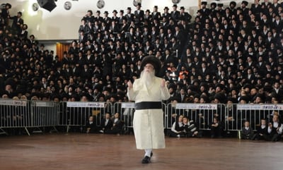 האדמו"ר מצאנז בחתונה