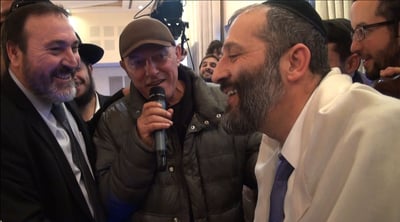 צפו: שלומי שבת - מנטור The Voice מבקש ברכה מאריה דרעי