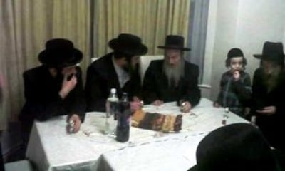 אירוסיו של גולדשטיין, לפני מספר חודשים