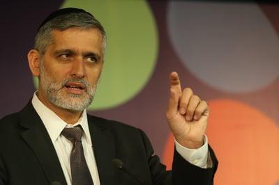 אני אשם בגרעון של מדינת ישראל, ישי