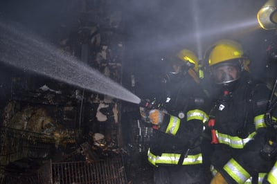 שריפה בשכונת גאולה: נזק כבד נגרם לבניין