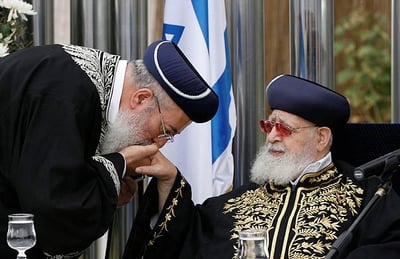 מי מנסה לזרוע שנאה בין הרבנים?
