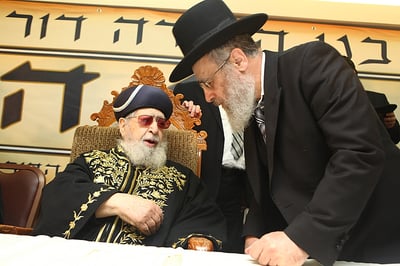 המועמד המועדף, מרן הגר"ע יוסף ובנו הגר"י יוסף
