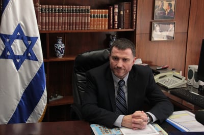 יולי אדלשטיין: "החרדים מותקפים ולכן מתגוננים"