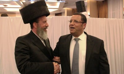 משה ליאון עם סגן ראש העיר יוסי דייטש