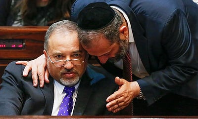 בדרך לבג"ץ. דרעי עם ליברמן