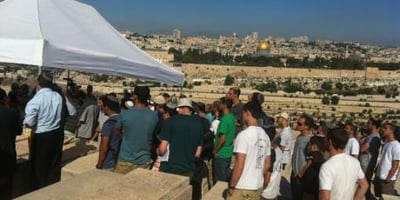 ג' באלול: אלפים על ציון קברו של הראי"ה קוק זצ"ל