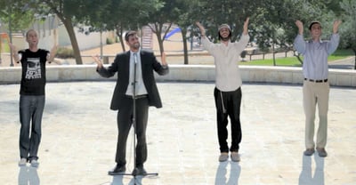 ארי גולדוואג מציג: חרדי, דתי-לאומי וחילוני, בקליפ אחד