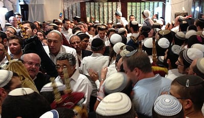 צפו בוידאו: הקפות שניות במוסד הרב קוק