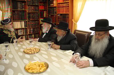 חברי מועצת החכמים בנשיאות מרן הגר"ע יוסף זצוק"ל