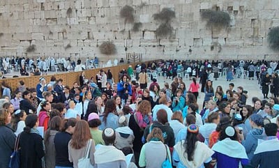 למרות הבקשות: נשות הפרובוקציה הגיעו לכותל